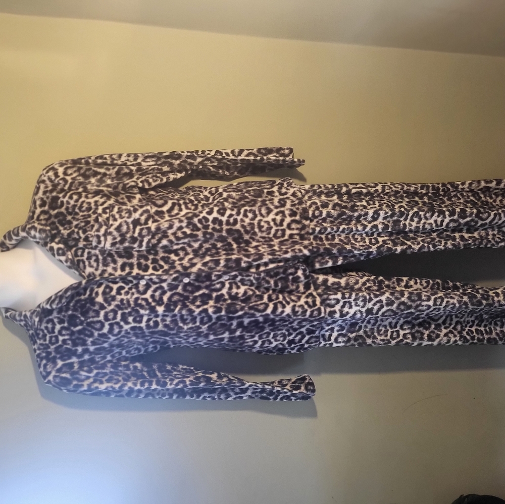 Nichole Miller, 2 piece, Full Botton Up, Large, Leopard Print, Soft, Pajama Set.
